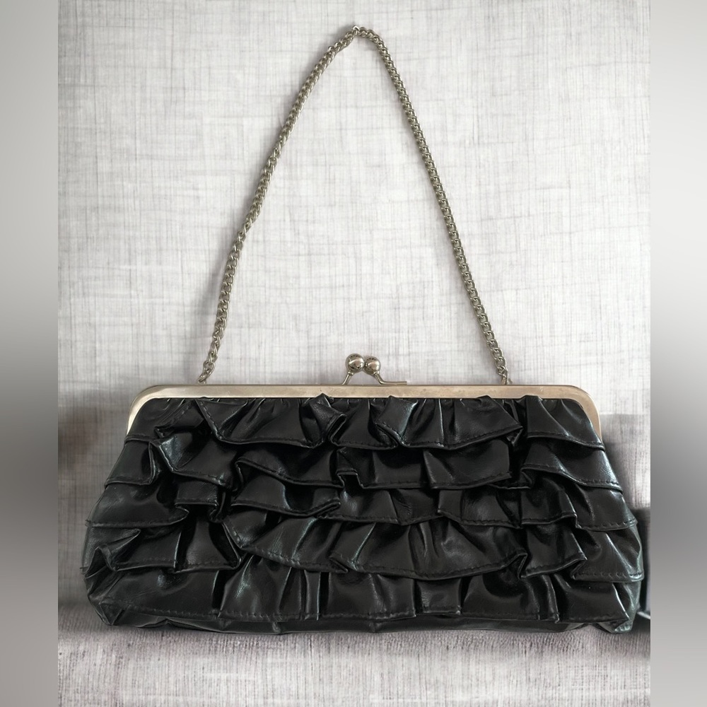 Vintage Daisy Fuentes Black Ruffled Clutch